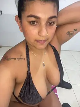 Mia rouseee online show from 04-07-26, 10:31