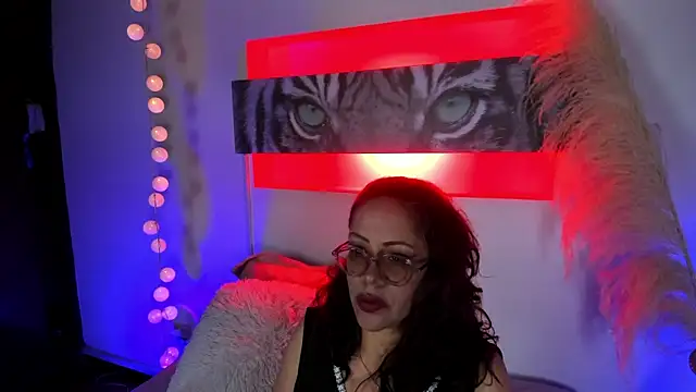 Mariia Paulaa online show from 06-17-26, 04:15