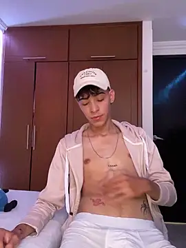 Snapshot of Milo_Gunnar chatting on 03-30-26, 07:48 Milo Gunnar online show from 03-30-26, 07:48