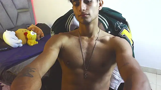 MaxiimoRomano  online show from 05-22-26, 02:55