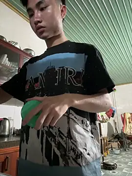 Hoanganhdayroii online show from 04-02-26, 12:03