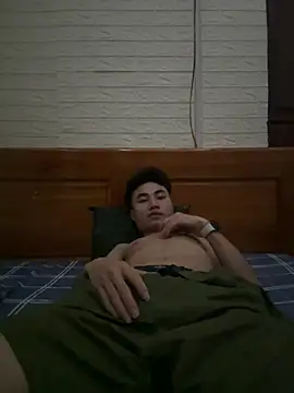 Hoanganhdayroii online show from 04-15-26, 02:29