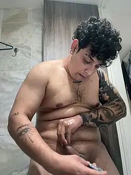 Niccolo Noir online show from 04-19-26, 01:38