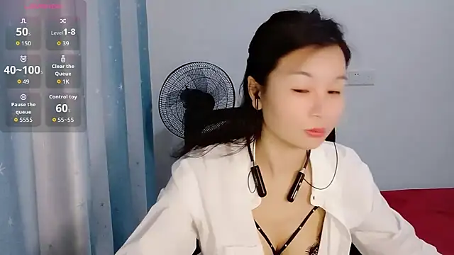Snapshot of Lianzi-2026 chatting on 06-04-26, 12:11 Lianzi-2026 online show from 06-04-26, 12:11