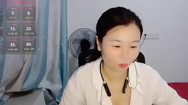 Snapshot of Lianzi-2026 chatting on 06-10-26, 11:42 Lianzi-2026 online show from 06-10-26, 11:42