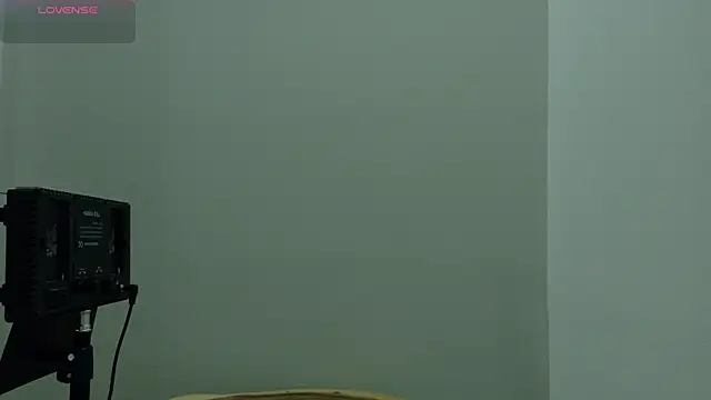 Snapshot of Megan_lux_ chatting on 07-18-26, 11:03 Megan lux online show from 07-18-26, 11:03