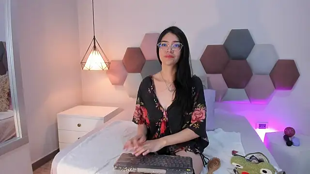AnnieBlluee online show from 03-23-26, 12:20