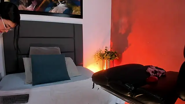 AnnieBlluee online show from 04-25-26, 02:58