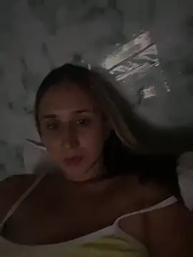 Snapshot of VictoriaWhitmore chatting on 04-06-26, 03:59 VictoriaWhitmore online show from 04-06-26, 03:59