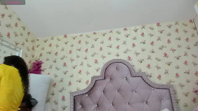 Snapshot of crystal_watson0 chatting on 06-17-26, 02:07 crystal watson0 online show from 06-17-26, 02:07