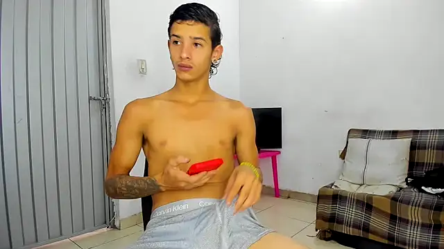 ZADQUIELHOT online show from 06-22-26, 01:08