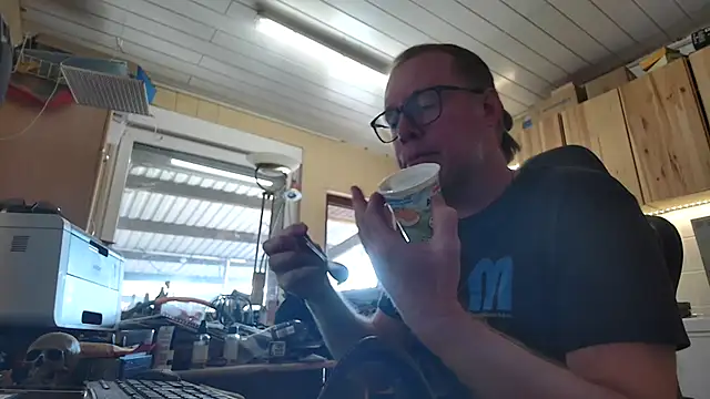 Snapshot of Toebsexxx chatting on 03-19-26, 12:53 Toebsexxx online show from 03-19-26, 12:53