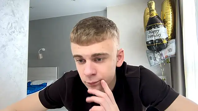 Snapshot of SoloFury chatting on 05-17-26, 10:33 SoloFury online show from 05-17-26, 10:33