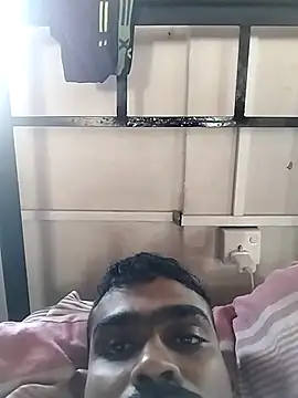 MalingamaxKnee online show from 03-19-26, 04:05