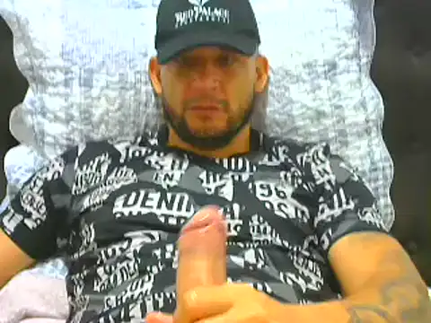 Snapshot of altenori chatting on 07-18-26, 02:10 altenori online show from 07-18-26, 02:10
