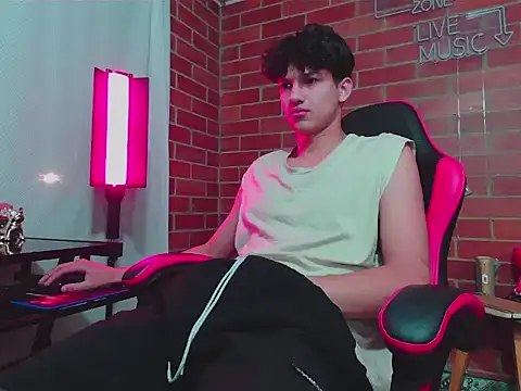 Kurtt   online show from 04-12-26, 02:16