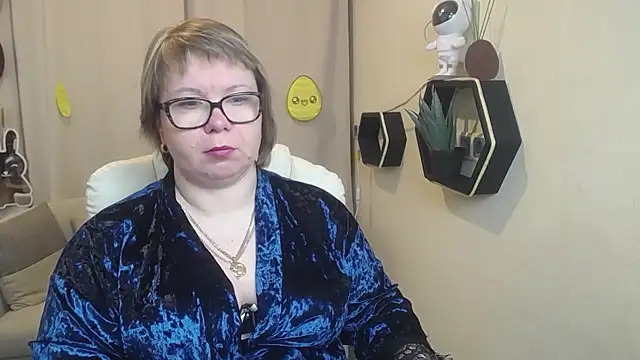 BonnnyBoobsy online show from 04-11-26, 05:45