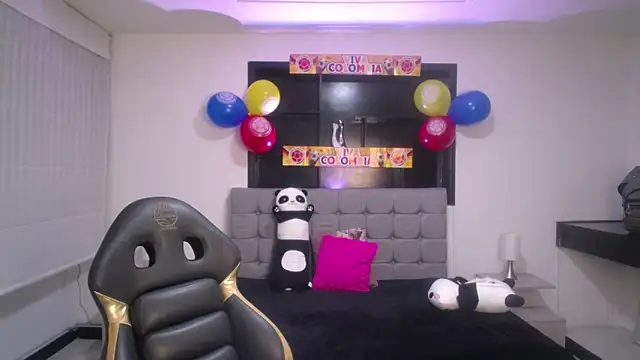 Melannyy V online show from 06-19-26, 12:42