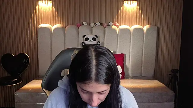 Melannyy V online show from 07-19-26, 12:20