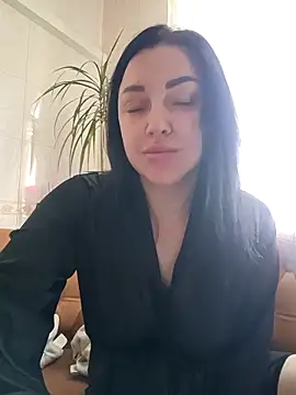 Elsie-Nora online show from 03-27-26, 10:04