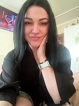 Snapshot of Elsie-Nora chatting on 04-28-26, 05:45 Elsie-Nora online show from 04-28-26, 05:45