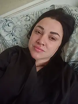 Snapshot of Elsie-Nora chatting on 05-15-26, 05:03 Elsie-Nora online show from 05-15-26, 05:03