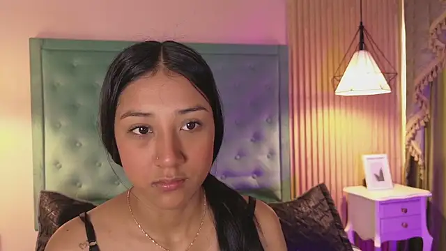 ninaBravu online show from 05-13-26, 12:35