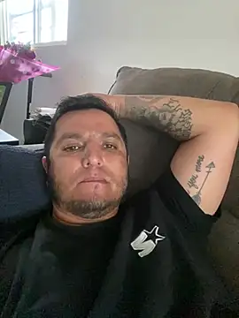 HOTB0Y18 online show from 05-13-26, 02:58