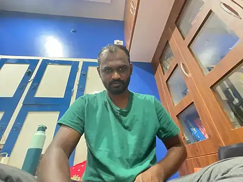 Snapshot of singletamilguy chatting on 03-20-26, 07:52 singletamilguy online show from 03-20-26, 07:52