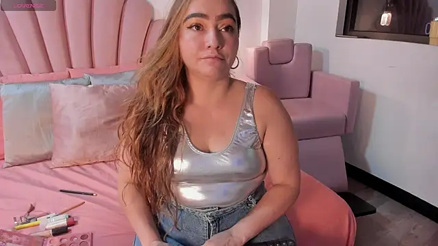 Snapshot of SabrinaVantress chatting on 08-04-26, 04:04 SabrinaVantress online show from 08-04-26, 04:04