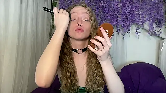 Snapshot of ElfGirlAna chatting on 06-24-26, 03:00 ElfGirlAna online show from 06-24-26, 03:00