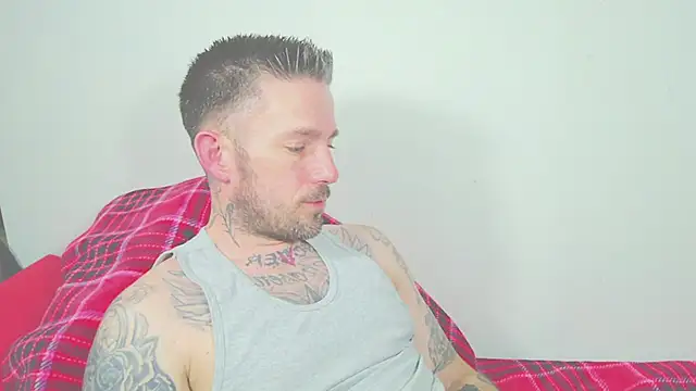 Snapshot of SkylarrGrey chatting on 04-18-26, 03:43 SkylarrGrey online show from 04-18-26, 03:43