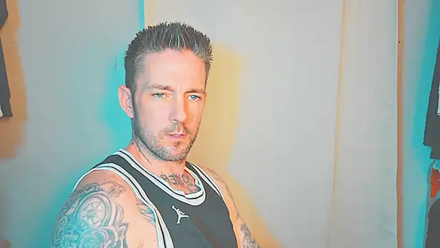 Snapshot of SkylarrGrey chatting on 05-14-26, 03:57 SkylarrGrey online show from 05-14-26, 03:57