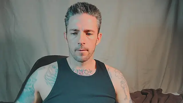 Snapshot of SkylarrGrey chatting on 05-19-26, 04:08 SkylarrGrey online show from 05-19-26, 04:08