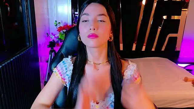MiaLovelyn online show from 04-23-26, 08:22