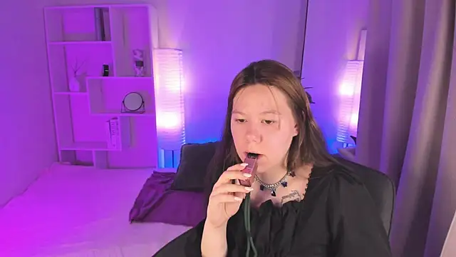 Vanessa ama online show from 04-05-26, 01:47