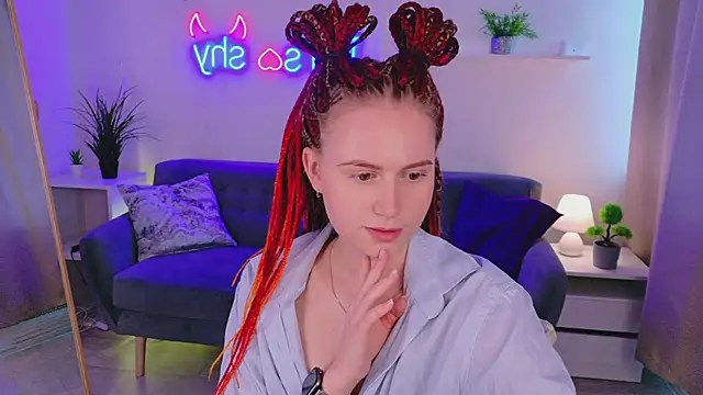 Lover Daisy  online show from 06-12-26, 12:48
