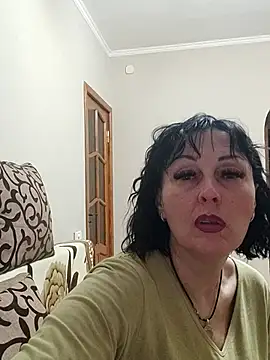 HelgaDennis online show from 04-27-26, 07:01
