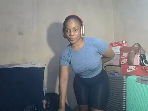 Snapshot of Lindabee200 chatting on 05-10-26, 03:01 Lindabee200 online show from 05-10-26, 03:01