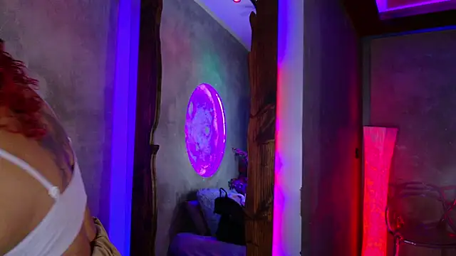 Snapshot of lara_curly chatting on 07-01-26, 09:55 lara curly online show from 07-01-26, 09:55