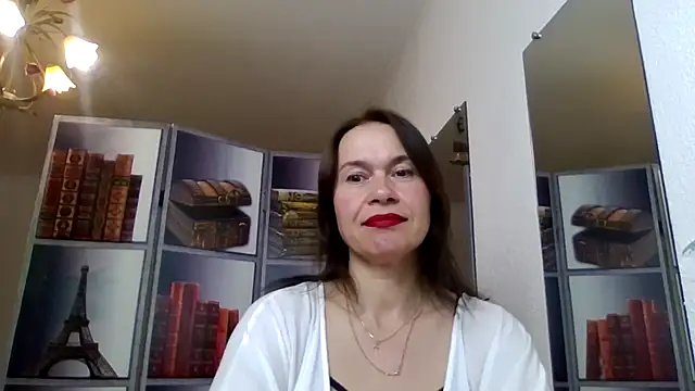 Selena Moo online show from 04-30-26, 08:09