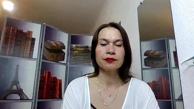 Selena Moo online show from 05-13-26, 08:01