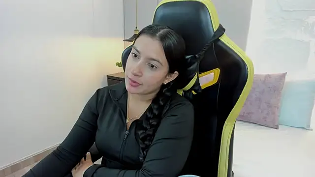 Snapshot of kira_relish chatting on 04-14-26, 11:16 kira relish online show from 04-14-26, 11:16
