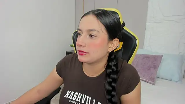 Snapshot of kira_relish chatting on 04-15-26, 11:06 kira relish online show from 04-15-26, 11:06