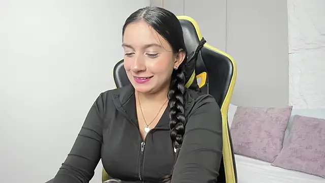Snapshot of kira_relish chatting on 04-27-26, 12:36 kira relish online show from 04-27-26, 12:36