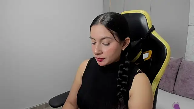 Snapshot of kira_relish chatting on 04-29-26, 12:42 kira relish online show from 04-29-26, 12:42