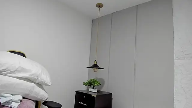 Snapshot of kira_relish chatting on 04-29-26, 05:30 kira relish online show from 04-29-26, 05:30