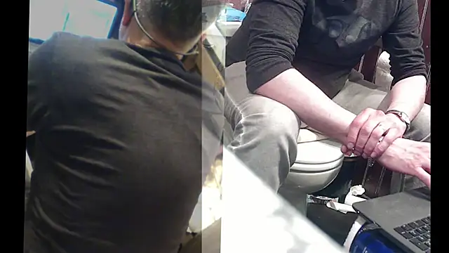 Snapshot of Can_dad chatting on 03-25-26, 01:44 Can dad online show from 03-25-26, 01:44