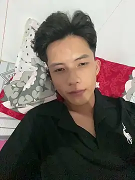 Nguyencuong1999 online show from 04-13-26, 10:37