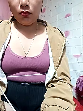 Snapshot of Hena__ chatting on 04-26-26, 12:47 Hena online show from 04-26-26, 12:47